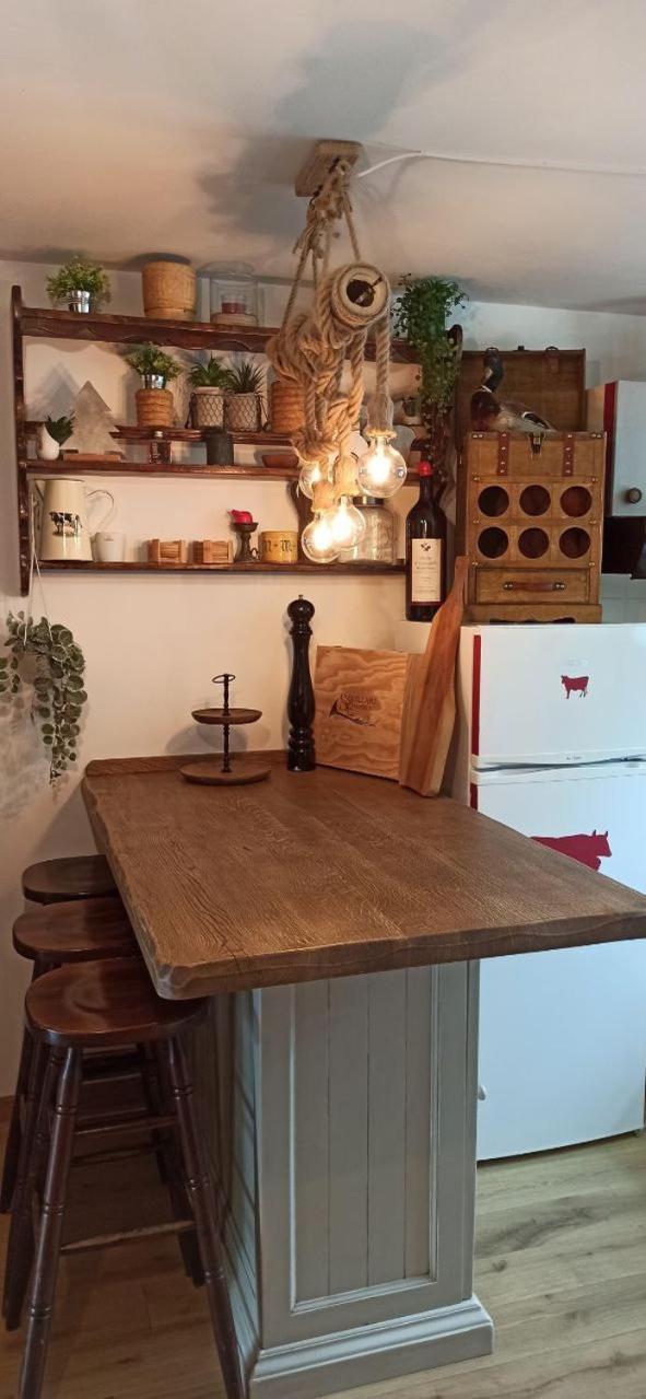 Cozy Apartment In The Heart Of The Alps Chateau-d'Oex Rom bilde